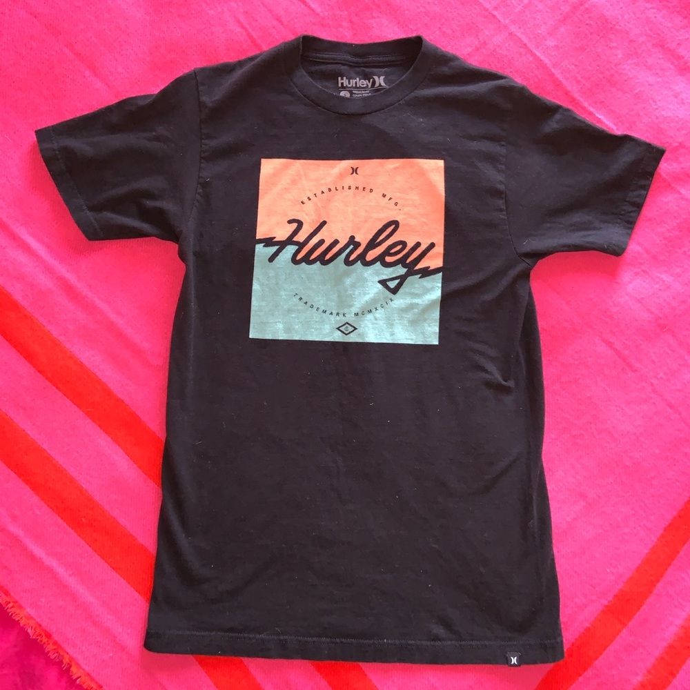 Hurley t shirt